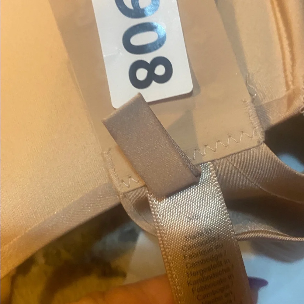 NWOT SKIMS ultimate collection push up plunge bra CLAY Size 34B
